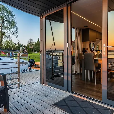 Na Wodzie Topiko Czarter Przy Ognisty Ptak