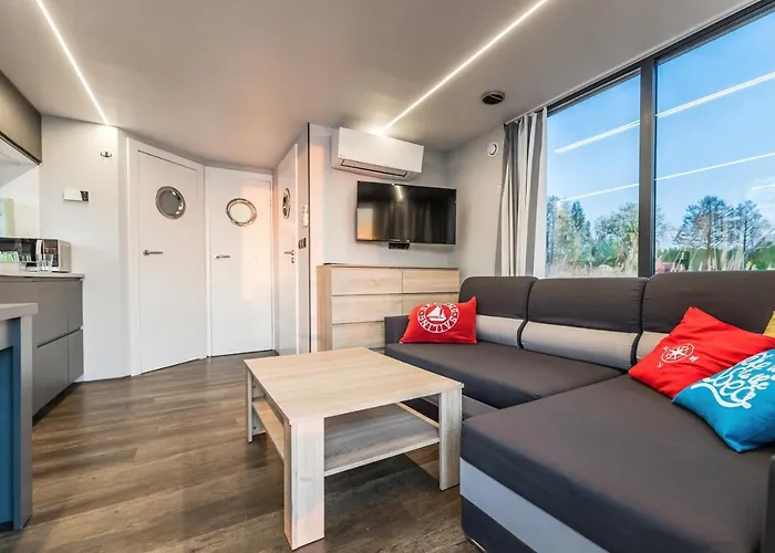 Na Wodzie Topiko Czarter Przy Ognisty Ptak Ogonki